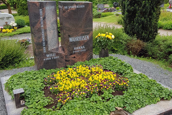 Doppelgrabstelle komplett mit Pflanzfläche