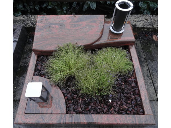 Grabstein Urnenanlage