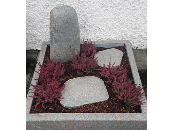 Grabstein Urnenanlage